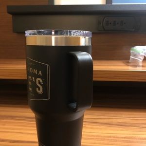 Yeti Rambler 30oz Travel Mug black